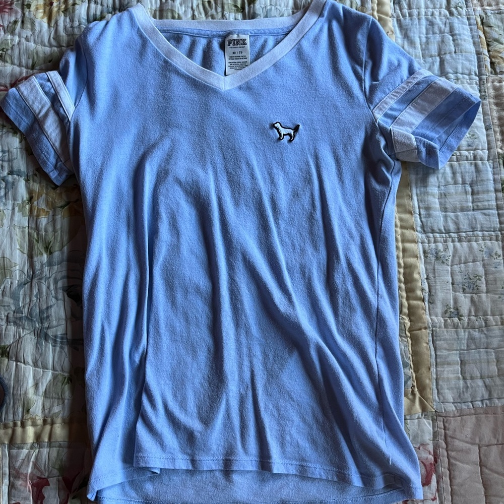 blue vs/pink tee. size XS.